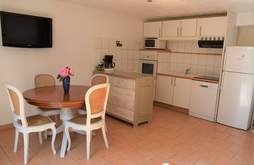 Peymeinade Cottage | GITE LES PINS air-conditioned Wifi heated swimming pool private garden, barbecue, parking lot