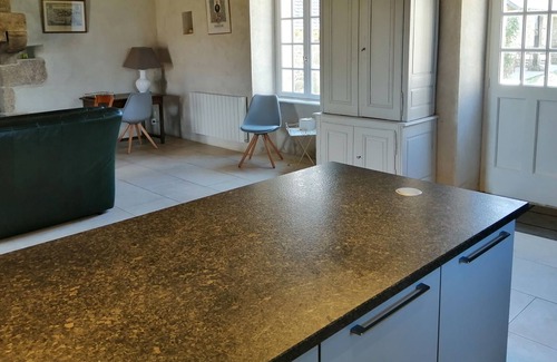 Lanvallay House | Gite Les Portes-Lanvallay- sleeps 5