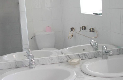 Maleville Cottage | Gite Maleville, 2 bedrooms, 4 persons