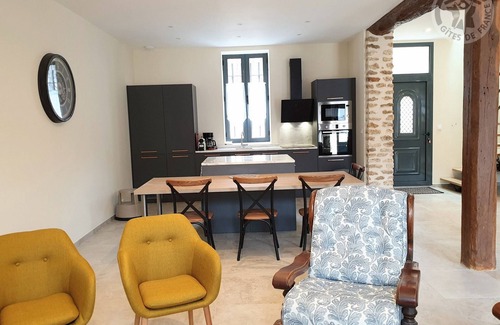 Mareil-le-Guyon Cottage | Gite Mareil-le-Guyon, 6 bedrooms, 12 persons