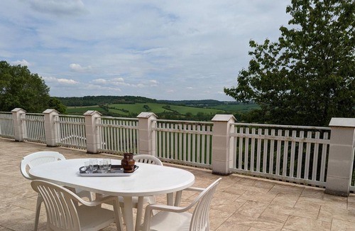 Montmoreau-Saint-Cybard Cottage | Gite Montmoreau, 2 bedrooms, 4 persons