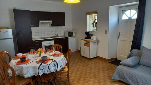 Montreuil-Bellay Apartment | Gite Montreuillais 3 personnes au rez-de-chaussée