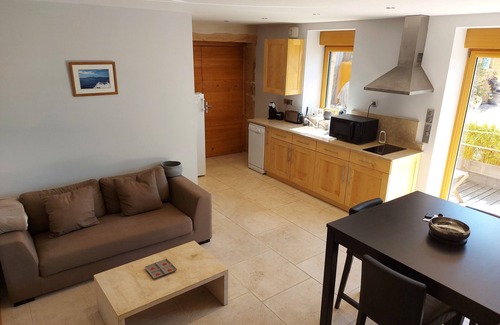 Chasselay Cottage | Gîte near LYON with outdoor swimming pool and indoor Jacuzzi, Sauna