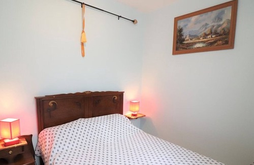 Pleaux Cottage | Gite Pleaux, 2 bedrooms, 5 persons