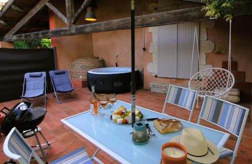 Gaillac House | Gite pour 2 en pleine nature avec jaccuzzi