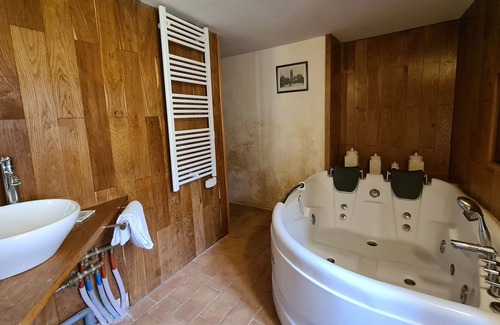 Rivarennes Cottage | Gite Rivarennes, 5 bedrooms, 12 persons