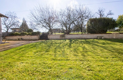 Saint-Paul-Lizonne Cottage | Gite Saint-Paul-Lizonne, 2 bedrooms, 5 persons