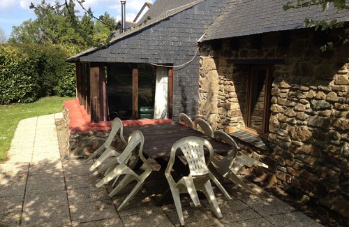 Plestin-les-Greves House | Gite sleeping 7 with pool minutes from the sea