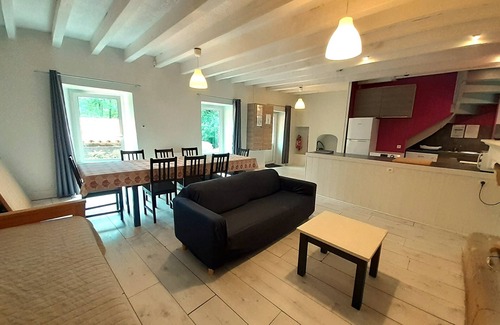 Getigne Cottage | Gîte "Tiretaine" with garden by the river, near Clisson