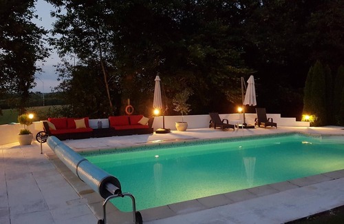 Saint-Yrieix-la-Perche Cottage | Gite tout confort avec Piscine pour apprécier la sérénité de la campagne