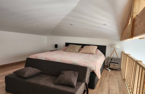 Saint-Magne-de-Castillon House | Gite Valette with mezzanine bedroom