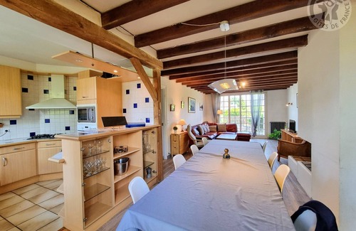 Viarmes Cottage | Gite Viarmes, 5 bedrooms, 13 persons