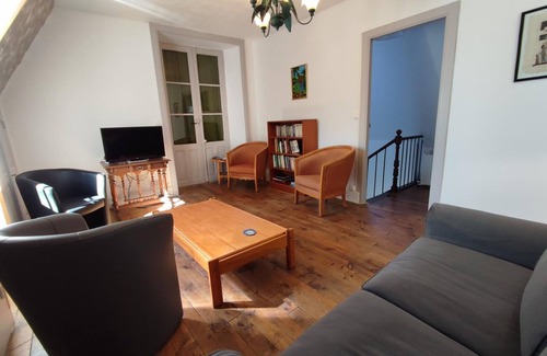 Vic-sur-Cere Cottage | Gite Vic-sur-Cère, 3 bedrooms, 6 persons