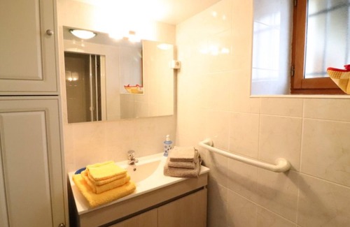 Chataigneraie Cantalienne Cottage | Gite Vitrac, 2 bedrooms, 4 persons