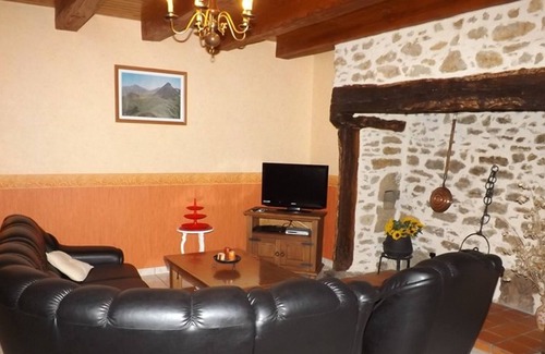 Chataigneraie Cantalienne Cottage | Gite Vitrac, 3 bedrooms, 6 persons