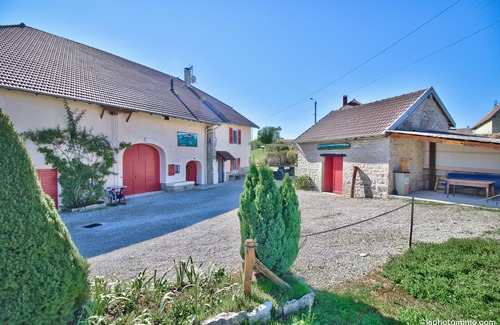 Molain House | Gite with spa, large 12-bed winter/summer house