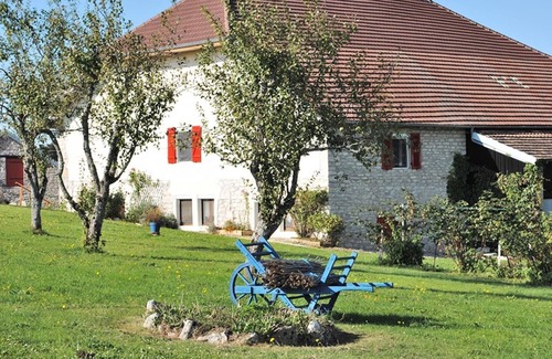 Molain House | Gite with spa, large 12-bed winter/summer house