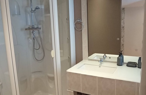 Vandre Apartment | Gite Zoé Avec Piscine Partagée