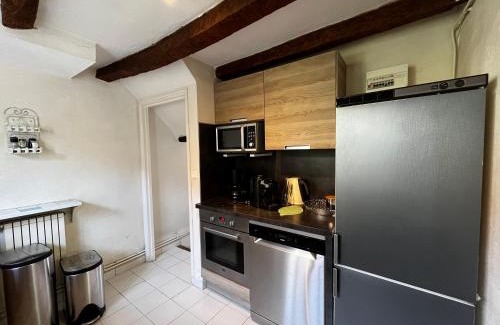 Le Plessis-Luzarches Apartment | Gites aux Fleurs de Cerises