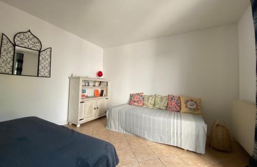 Saint-Morillon House | Gites d'Ici et d'Ailleurs 1 & 2 -famille ou groupe- Dépendances dans propriété proche Bordeaux et Bassin Arcachon