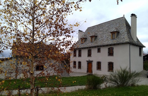 Arpajon-sur-Cere House | GITES DE LA FORÊT:LES BOULEAUX