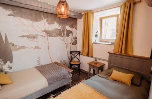 Pluvigner Cottage | Gîtes du moulin de Kerdavid with heated swimming pool between sea and countryside