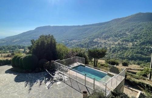 Rochessauve House | Gites en Ardèche avec Piscine et vue magnifique sur la vallée