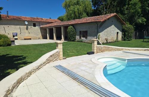 Mons House | Gites Les Grandes Ecures