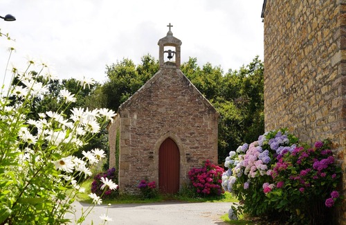 Pludual House | Gîtes "Les Sternes" in the countryside 10 minutes from the coast, Pets welcome