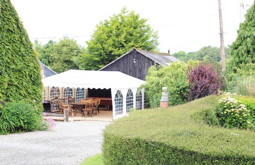 Plestin-les-Greves Cottage | Gites sleeps 10 with pool, games room, minutes from the sea