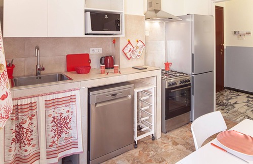Levanto Apartment | Giulia Levanto - for 4, in centre, 5 minutes from beach and station to Cinque Terre