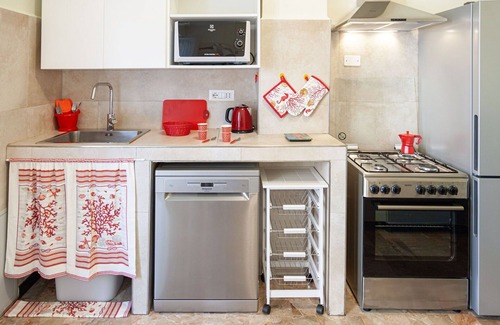 Levanto Apartment | Giulia Levanto - for 4, in centre, 5 minutes from beach and station to Cinque Terre