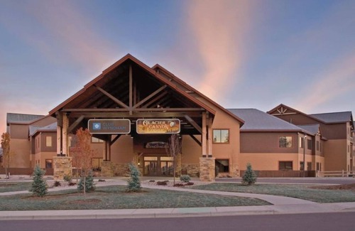Lake Delton Condo | Glacier Canyon & Wilderness Waterpark 2 Bedroom 2 Bathroom