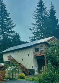 Bear Creek Apartment | glacier creek apartment