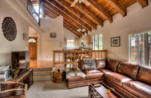 Truckee House | Glacier Forest Getaway HOA Access