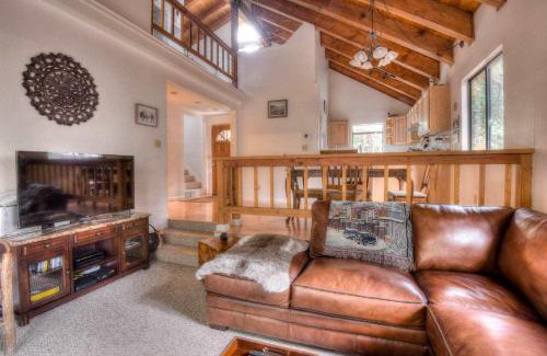 Truckee House | Glacier Forest Getaway HOA Access