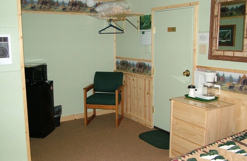 Essex Cabin | Glacier Haven Inn