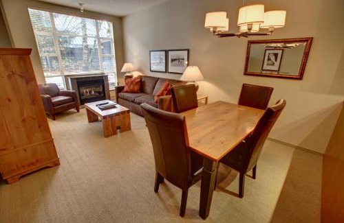 Blackcomb Apartment | Glacier Lodge
