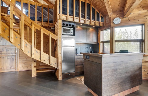 Blaskogabyggd Cabin | Glacier Lookout Lodge - Golden Circle