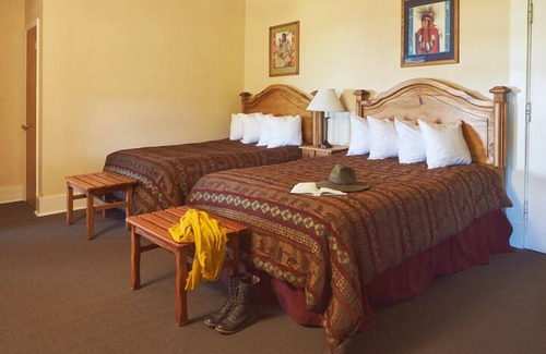 East Glacier Park Village Hotel | Glacier Park Lodge