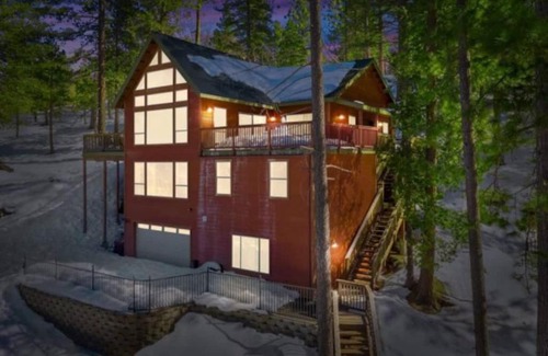 Yosemite West House | Glacier Peak Lodge