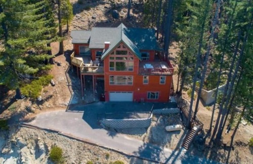 Yosemite West House | Glacier Peak Lodge