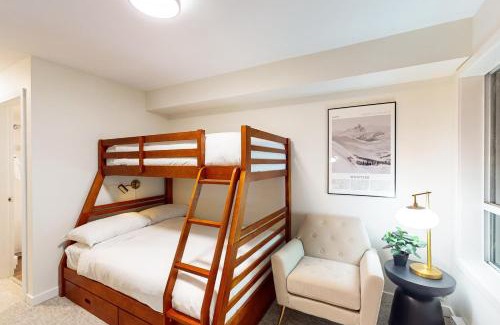 Village North Apartment | Glacier's Reach 122