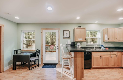 Glacier Cabin | Glacier Springs Cabin #12 - Wi-Fi - A/C - EVC