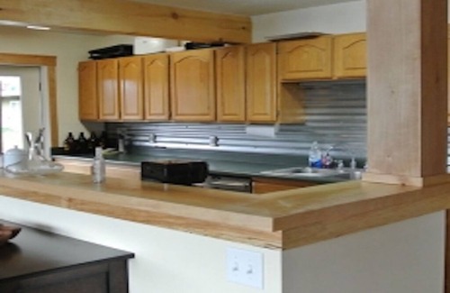 Haines Cabin | Glacier views, waterfront property on Haines dramatic Mud Bay Road