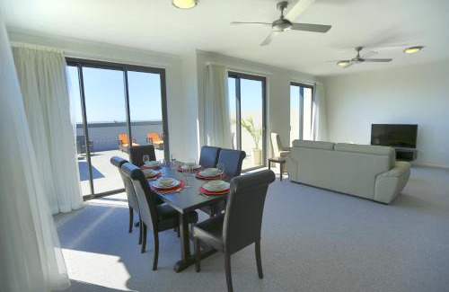 Gladstone Apartment | Gladstone Central Plaza Official