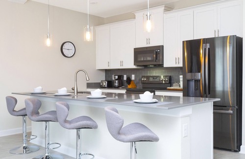 Davenport House | Glam 4BR Townhome, Pool, Champions Gate - Sleeps 11 - 1112