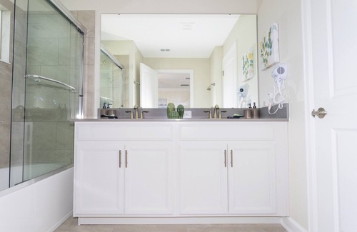 Davenport House | Glam 4BR Townhome, Pool, Champions Gate - Sleeps 11 - 1112