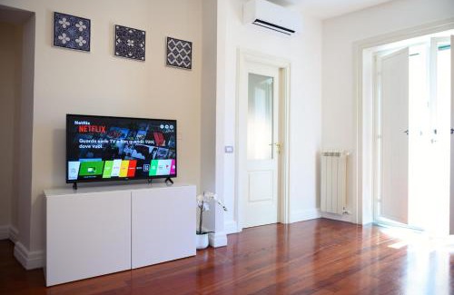 Historical Downtown Salerno Bed & Breakfast | Glam House