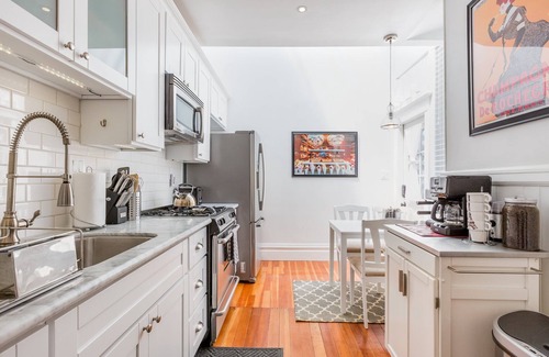 Nob Hill Condo | Glam Nob Hill - Centrally Located Cozy Haven